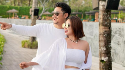 Hari Ini Sidang Perdana Cerai Dewi Perssik dan Angga Wijaya. Para Mantan Suami 'Depe' Ingin Hadir, Netizen: Kutunggu Jandamu