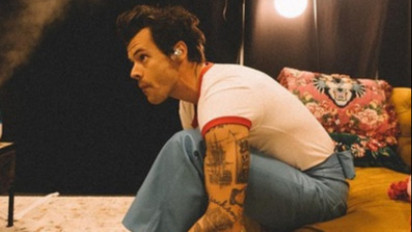 Harry Styles Batalkan Konser di Kopenhagen Gara-gara Imbas Insiden Penembakan di Field’s