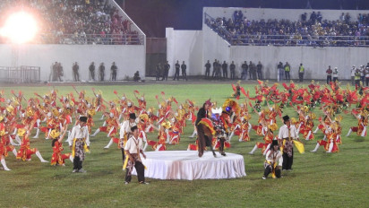 Persembahan Tari Kolosal Jaran Kencak Tutup Porprov Jatim VII