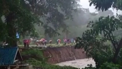 Hujan Deras Serta Banjir Terjang Desa Werinama Seram Bagian Timur, Puluhan Mayat Hanyut Terbawa Banjir