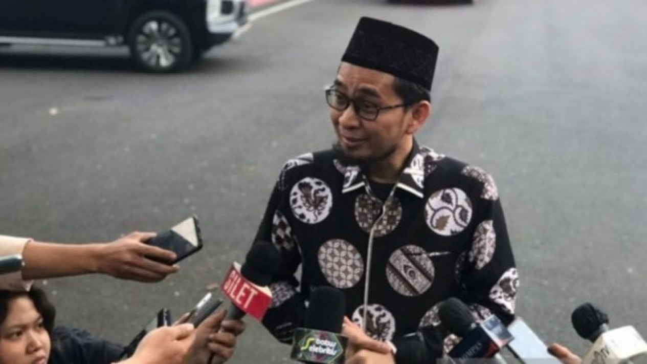 Ini Profil Ustadz Adi Hidayat Sang Cendekiawan Muhammadiyah
            - galeri foto