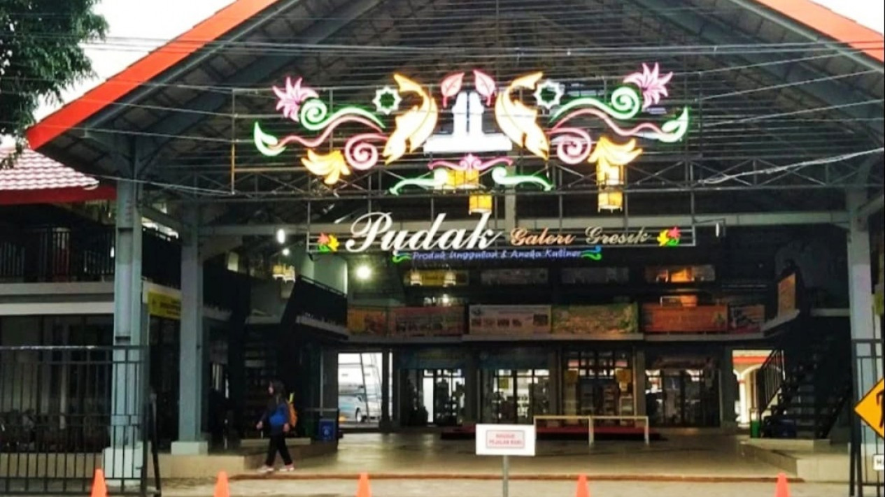 Duh! Sedot APBD Hingga Rp8 Miliar, Pudak Galeri Gresik Kini Mati Suri
            - galeri foto