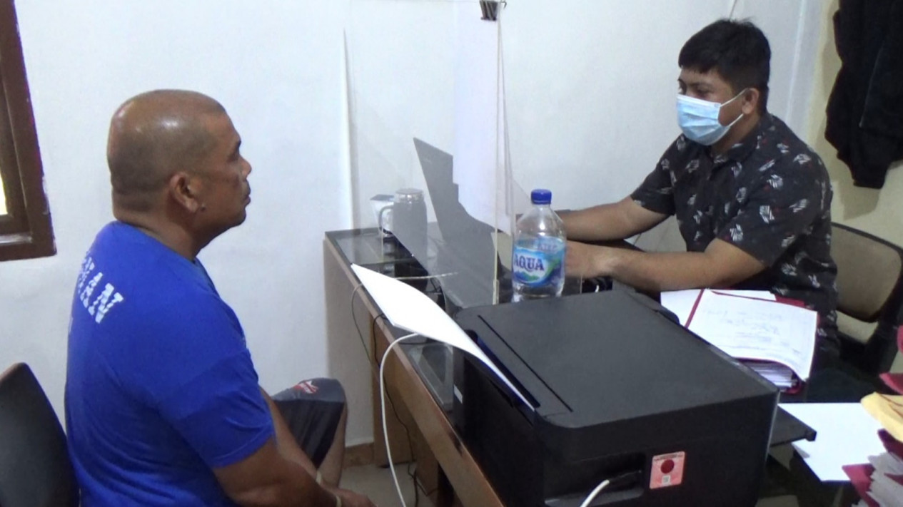 Ini Pengakuan Suami Bacok Istri di Tanjung Pinang: di Situlah Aku Khilaf
            - galeri foto