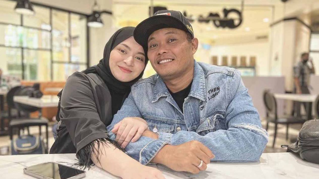 Gugatan Cerai Terverifikasi, Sidang Perdana Perceraian Sule dan Nathalie Holscher Akan Mulai Pada Akhir Bulan Juli
            - galeri foto
