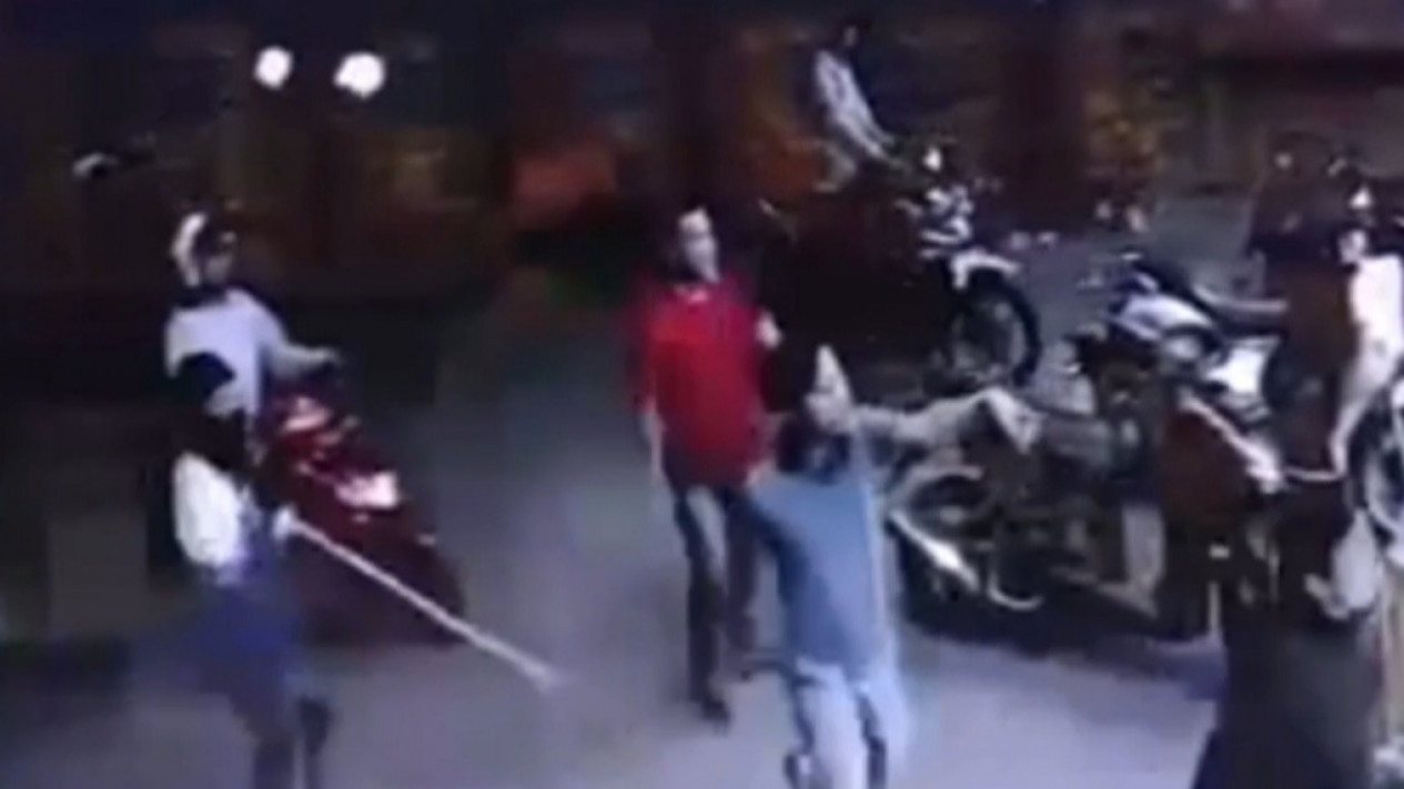 Serem! Gerombolan Geng Motor Bersenjata Tajam Teror Warga Garut
            - galeri foto