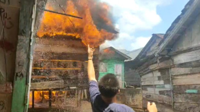 Mukjizat Maha Kuasa, Puluhan Kitab Suci Alquran Tak Terbakar Saat Api Menghanguskan 23 Bangunan Pesantren Zulhijjah Jambi