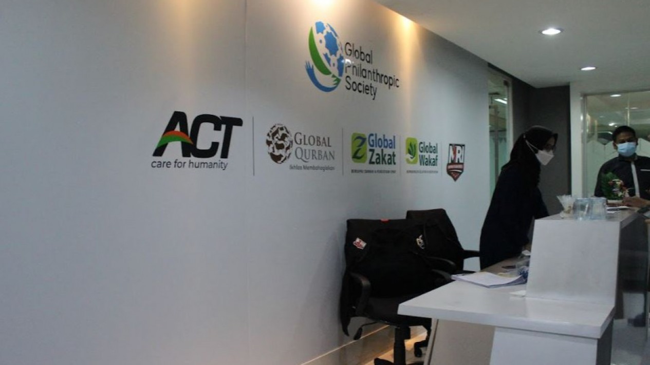 Polisi Sebut ACT Melobi Keluarga Korban Lion Air JT-610 untuk Mengelola Dana Donasi
            - galeri foto