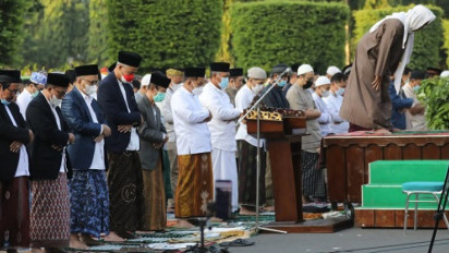 Ganjar Pranowo Salat Iduladha di Simpang Lima Semarang, Minta Warga Pastikan Hewan Kurbannya Sehat