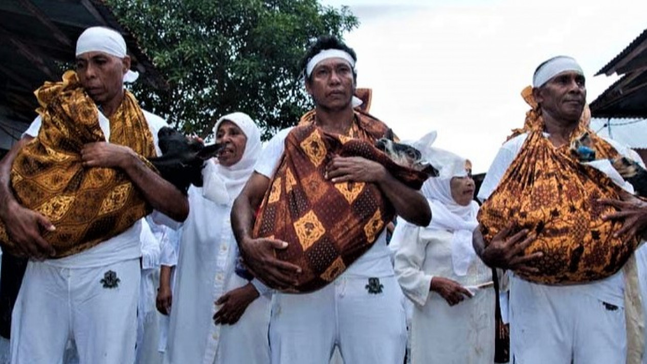 7 Tradisi Unik Perayaan Iduladha di Nusantara, Ada Manten Sapi hingga Grebeg Gunungan
            - galeri foto