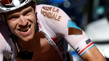 Bob Jungels Menang di Etape Sembilan Tour de France