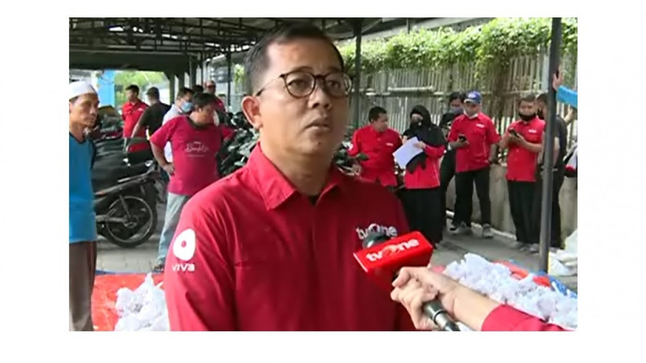 Penyembelihan Hewan Kurban Sumbangan Kapolda Metro Jaya dan KSAL di tvOne
            - galeri foto