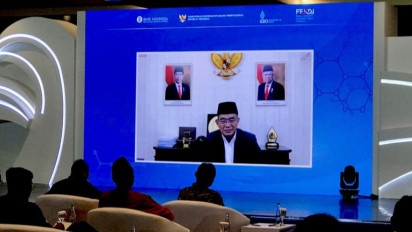 Menko PMK: Digitalisasi Penyaluran Bansos Masih Terkendala