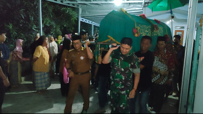 Jenazah Megan Fitri Aprilian Suporter Timnas yang Meninggal Kecelakaan Mobil Tiba di Rumah Disambut Histeris Keluarga