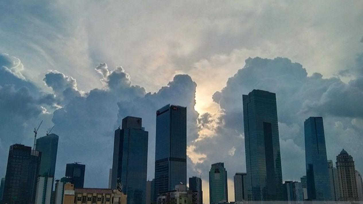 BMKG Prakirakan Cuaca Sebagian Besar DKI Jakarta akan Diguyut Hujan pada Rabu Siang
            - galeri foto