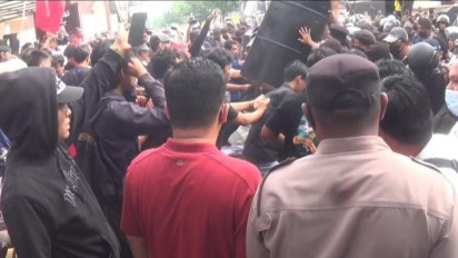Tolak Eksekusi PN Medan, Massa di D'Caldera Coffee Medan Bentrok dengan Polisi