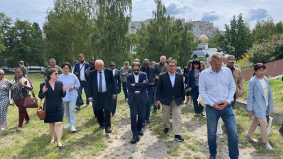 Pergi ke Ukraina, Fadli Zon Tengok Wilayah Terdampak Perang dan Lokasi Pemakaman Massal