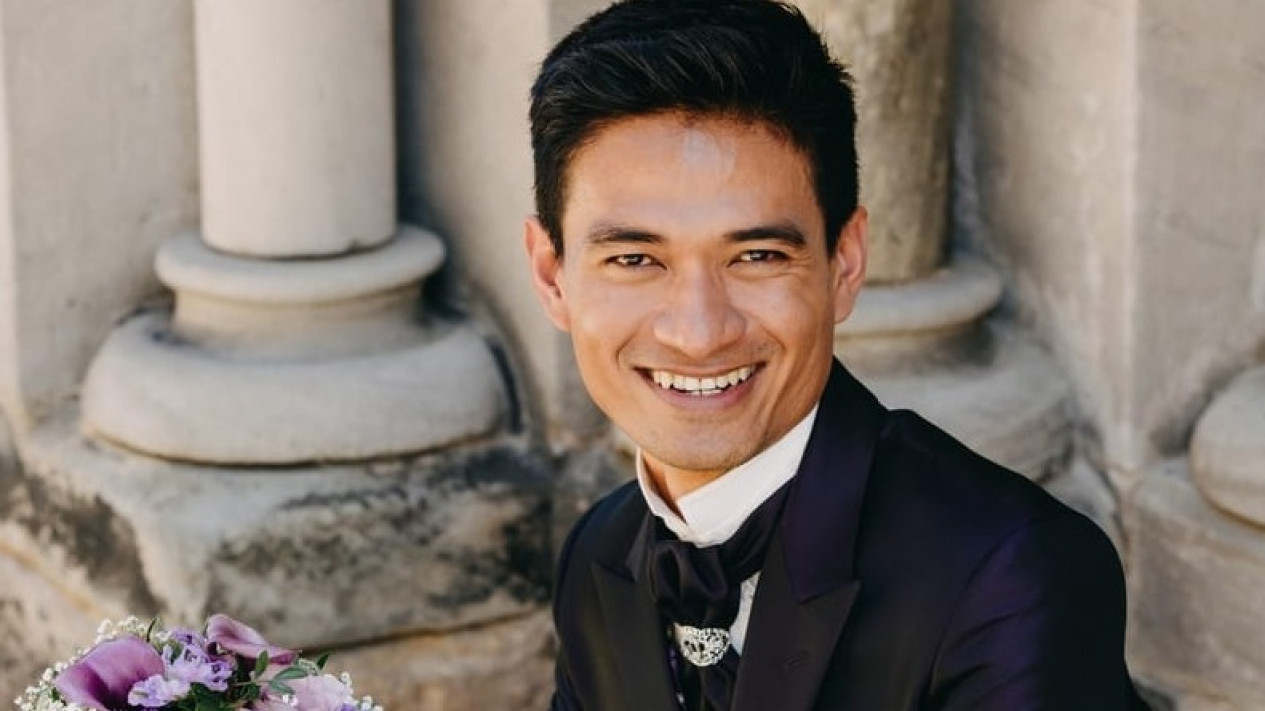 Ragil Mahardika Curhat, Bilang Entah Bakal Jadi Apa Dia Andai 10 Tahun Lalu Gak ke Jerman, Netizen Nyamber: Gak Jadi Gay dan Suka Sama Cewek
            - galeri foto