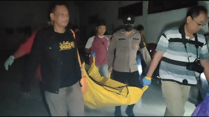 Seorang Tukang Becak Ditemukan Meninggal Dunia di Sebuah Bangunan Tua oleh Rekannya