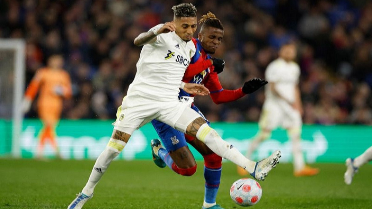 Barcelona Capai Kesepakatan, Datangkan Pemain Sayap Asal Brasil Raphael 'Raphinha' Dias Belloli dari Leeds United
            - galeri foto