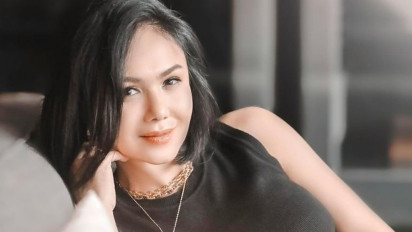 Pakai Seragam SMA, Rambut Dikuncir, Yuni Shara Joget Lincah di Pesta Ulang Tahun Ussy Sulistiawaty, Goyangan Yuni Jadi Sorotan