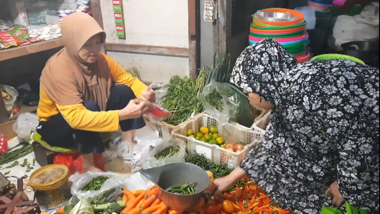 Harga Cabai dan Bawang Merah di Pasar Tradisional Boyolali Masih Tinggi
            - galeri foto