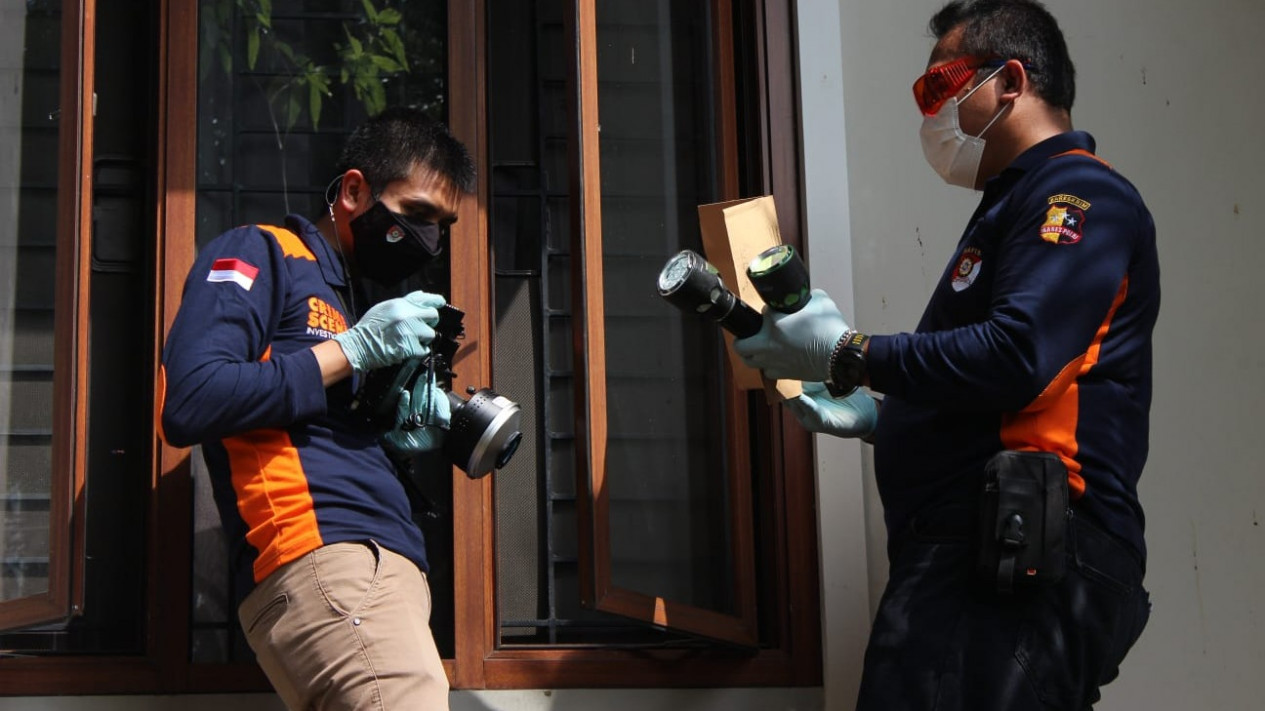 Mabes Polri Enggan Kasih Jawaban Soal Nasib Irjen Pol Ferdy Sambo Terkait Kasus Polisi Tembak Polisi
            - galeri foto