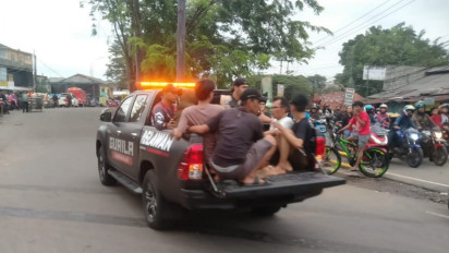 Banjir Melanda Komplek Ciledug Indah I, Remaja Laki-laki Didapati Tak Sadarkan Diri dan Muntah Darah