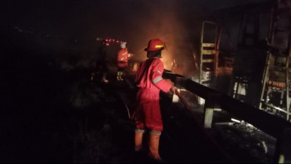 Bus Ludes Terbakar di Tol Trans Jawa, Penumpang Menyelamatkan Diri