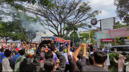 Ribuan Aremania Sambut Tim Kebanggaan, Arema FC, Usai Juara Piala Presiden 2022