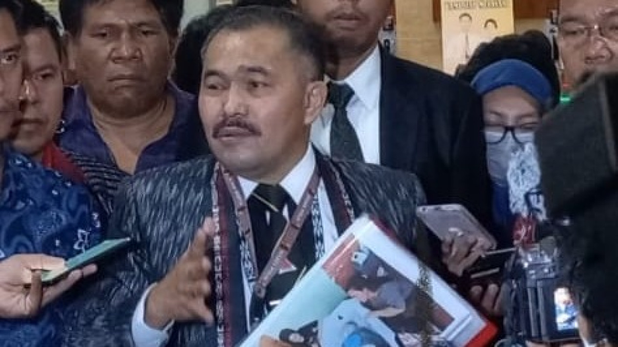 Terungkap Ada Luka Sayatan hingga Tembakan di Tubuh Brigadir Josua, Keluarga Desak Otopsi Ulang dan Makam Dibongkar
            - galeri foto
