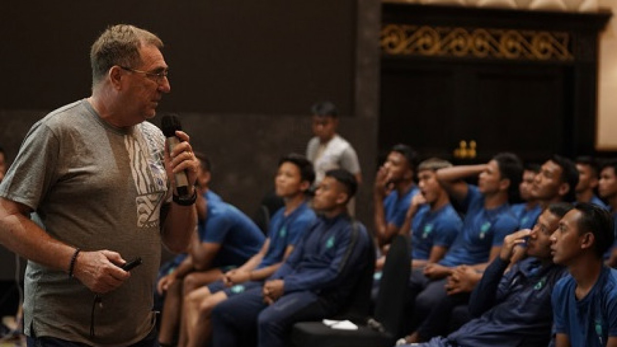 Pemain Persib Bandung Berkumpul Bahas Target Liga 1
            - galeri foto