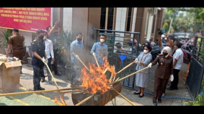 Kejaksaan Negeri Kabupaten Lamongan, Musnahkan Barang Bukti Tindak Kejahatan