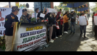 Sidang ke 20 dengan Terdakwa JEP, Diwarnai Aksi Demo Alumni SPI dan Aktivitas Perlindungan Perempuan dan Anak