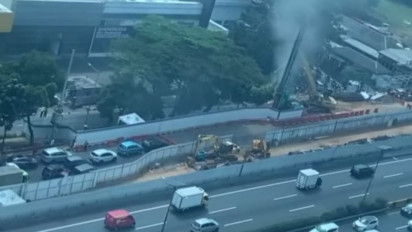 Kebocoran Pipa Gas di Tebet, Polisi Berlakukan Satu Jalur Arus Lalu Lintas Akibat Dentuman Keras