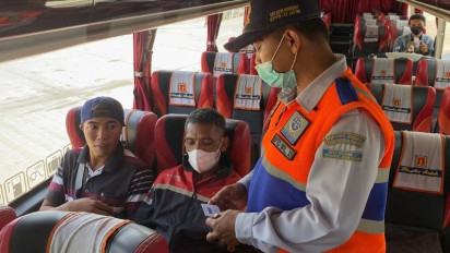 Penumpang Bus Jarak Jauh Wajib Vaksin Booster, Petugas Terminal Perketat Pengawasan