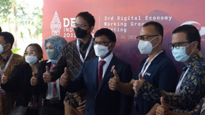 Menkominfo Mendorong Pengembangan Infrastruktur Digital Hilir dengan Serius