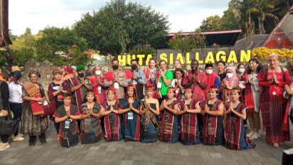 Delegasi W20 Berkunjung ke Huta Siallagan Samosir