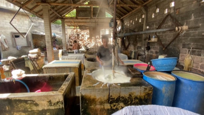 Harga Kedelai Mahal, Perajin Perkecil Ukuran Tahu
