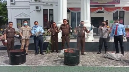 Kejari Bungo Musnahkan Barang Bukti 78 Perkara yang Telah Inkrah