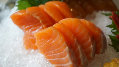 Jangan Sepelekan, Ini Bahaya Mengkonsumsi Salmon Mentah