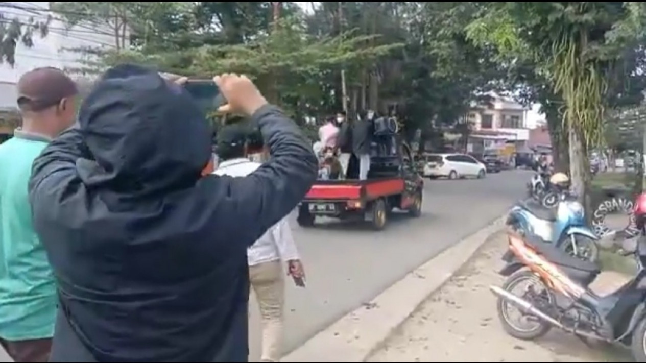 Satpam Tewas saat Demo Desak Kajari Dicopot, Lima Mahasiswa Ditangkap
            - galeri foto