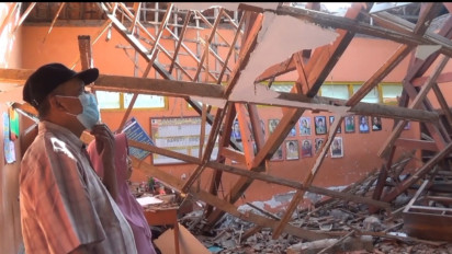 Diduga Konstruksi Buruk, Atap Gedung Sekolah Roboh