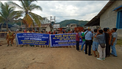 Dukung Upaya Pemkot Sibolga Bangun Pasar Ikan Modern, Puluhan Pedagang Ikan Lakukan Aksi Damai