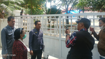 Monitoring Proyek Rumdis Bupati Samosir, Satpol PP Larang 3 Anggota DPRD Masuk
