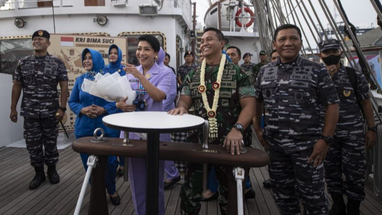 TNI Siap Turun Tangan Bantu Autopsi Ulang Jenazah Brigadir J, Panglima: Kami Hadirkan Dokter Terbaik
            - galeri foto