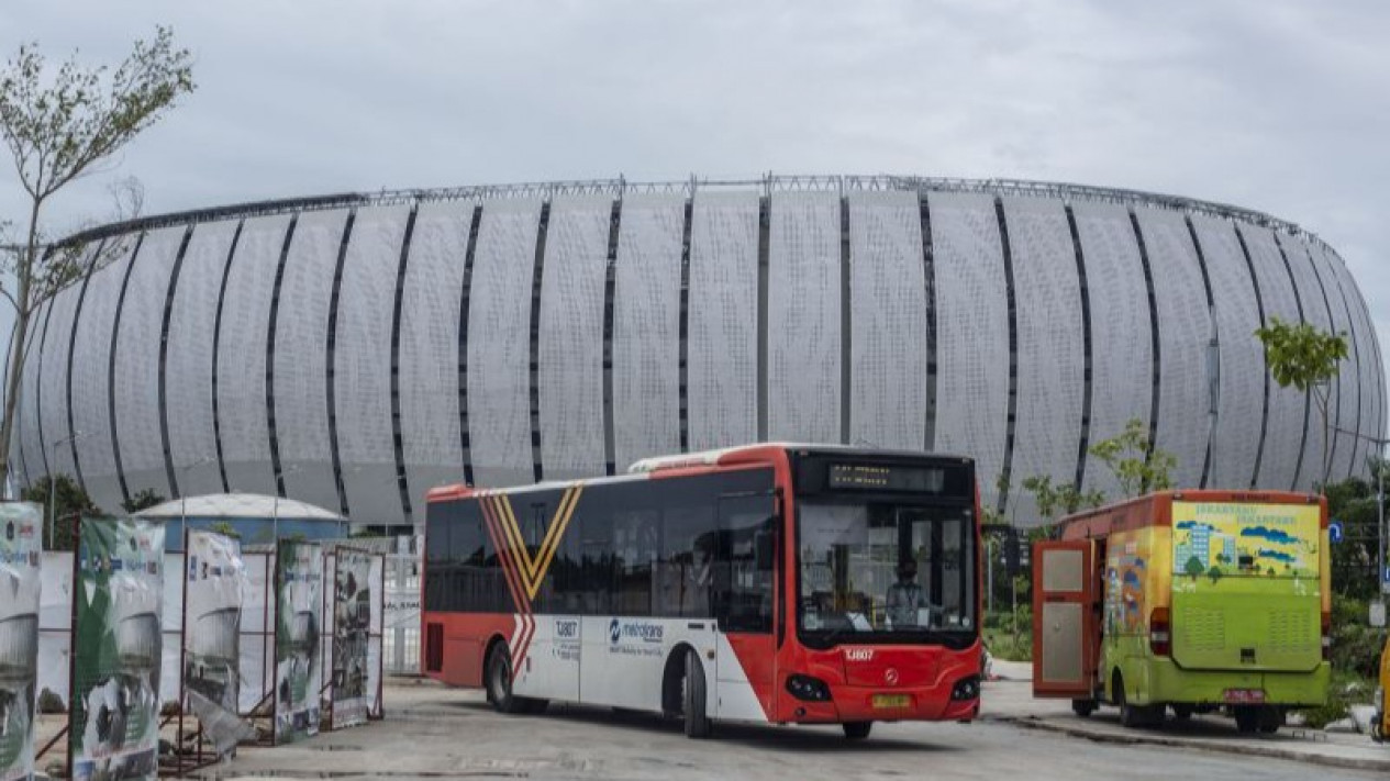 Catat! TransJakarta Beroperasi Hingga Pukul 23.00 WIB Saat Peresmian Jakarta International Stadium
            - galeri foto