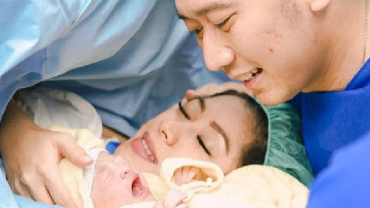 Unggah Momen Kelahiran Anak Keempat, Ibas Yudhoyono: Terima Kasih Anugrah dan Kemuliaan Ini
            - galeri foto