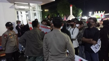 Demo Suporter Persak Kebumen di Pendopo Kabumian Dibubarkan Polisi