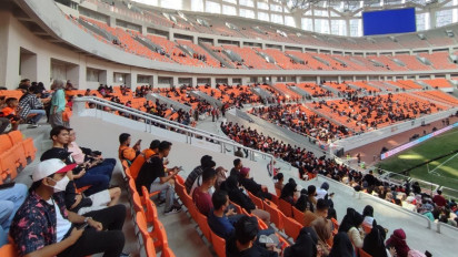 Peresmian JIS, Ribuan Masyarakat Mulai Memadati Tribun Penonton