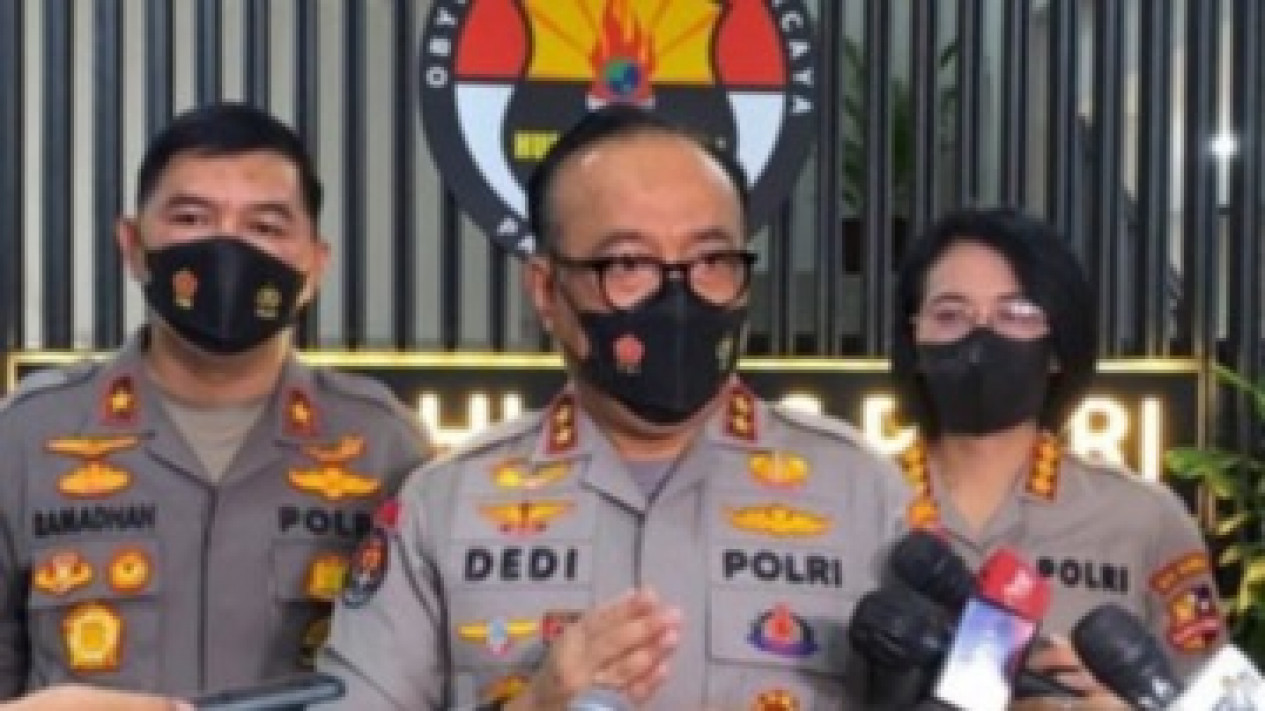 Setelah Brigjen Hendra Kurniawan Dinonaktifkan, Inilah Sosok Pengganti Karo Paminal Div Propam Polri
            - galeri foto